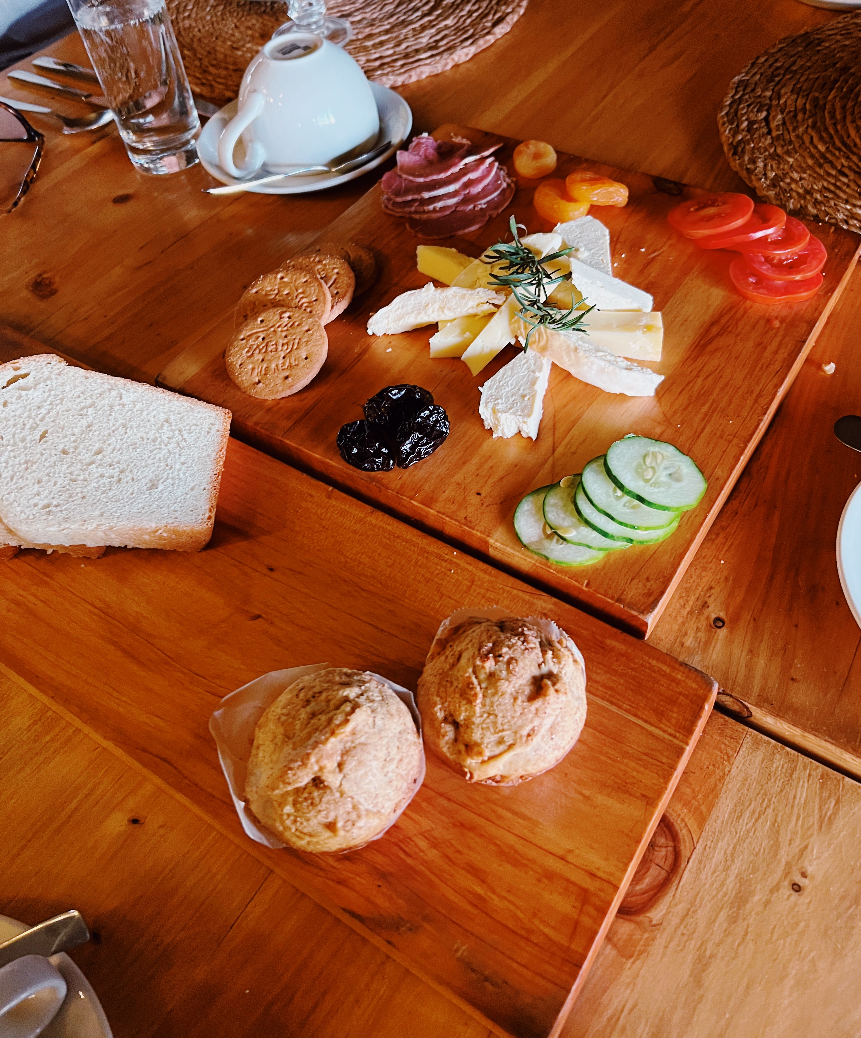 picnic ngorongoro crater camp lodge asilia africa tanzania glamping